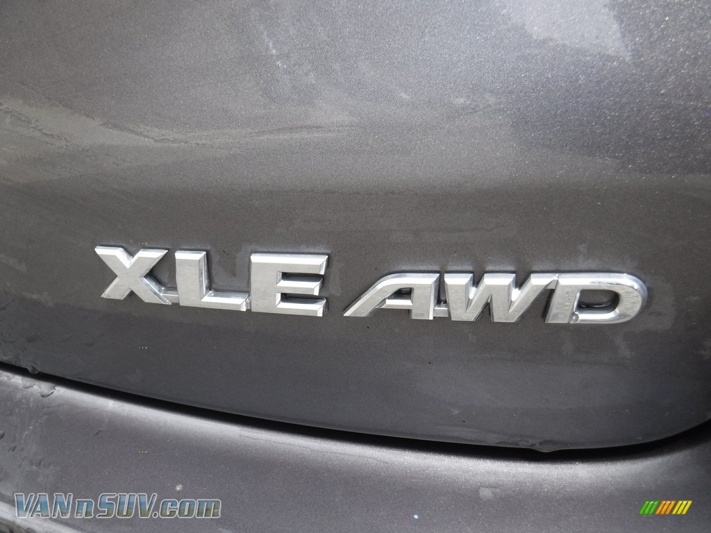 2015 Highlander XLE AWD - Predawn Gray Mica / Black photo #11