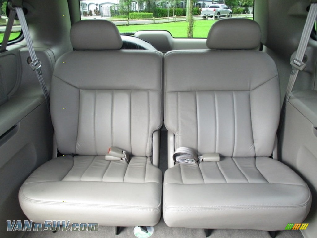 2003 Town & Country LXi - Light Almond Pearl / Taupe photo #16