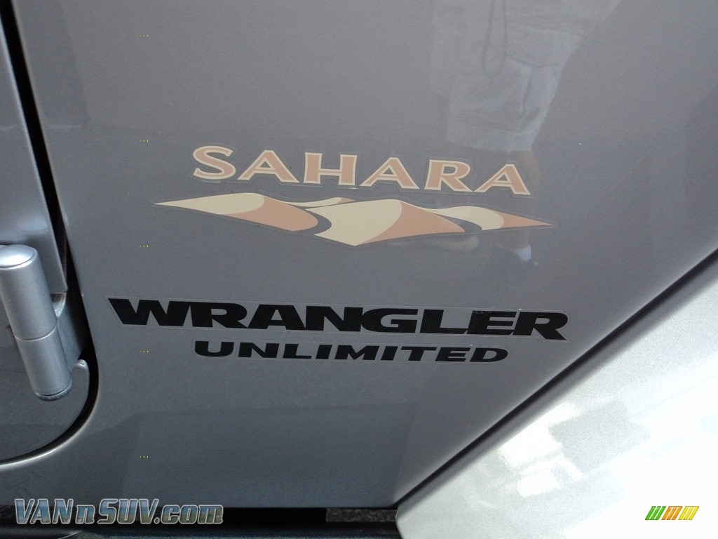 2013 Wrangler Unlimited Sahara 4x4 - Billet Silver Metallic / Black/Dark Saddle photo #31