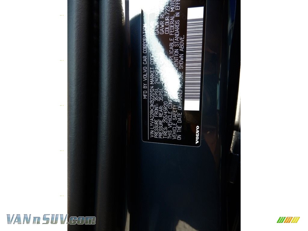 2019 XC60 T6 AWD Momentum - Denim Blue Metallic / Amber photo #11
