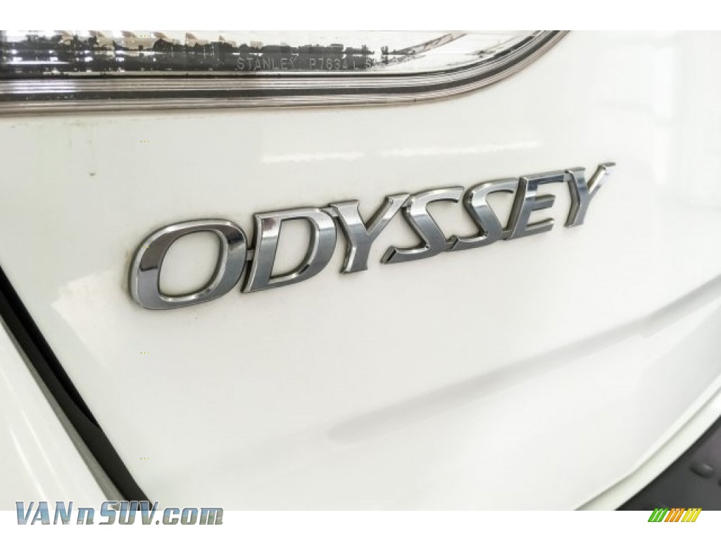 2010 Odyssey Touring - Taffeta White / Beige photo #7