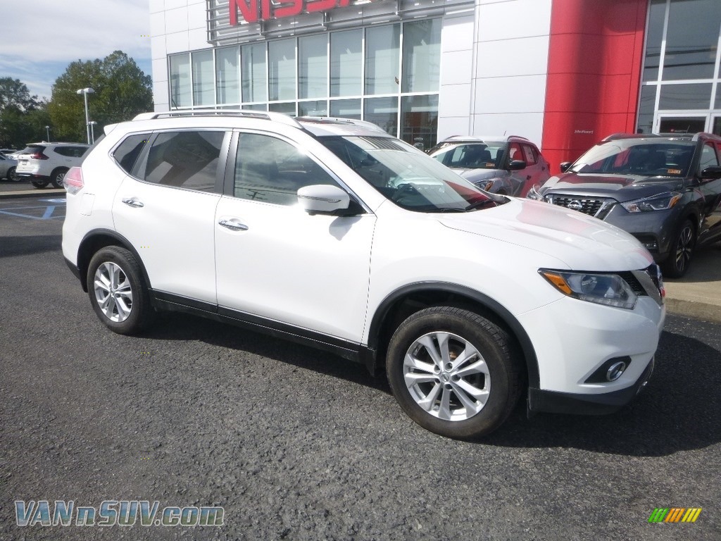 Moonlight White / Charcoal Nissan Rogue SV AWD