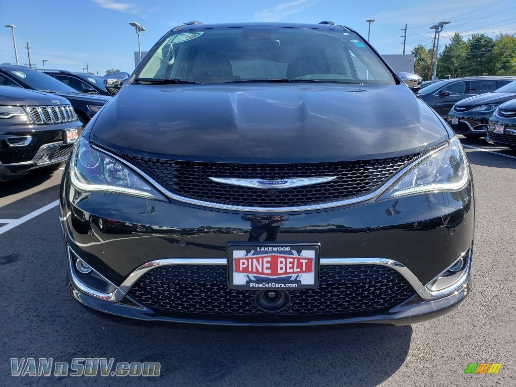 2019 Pacifica Limited - Brilliant Black Crystal Pearl / Black/Alloy photo #2