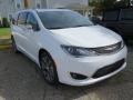 Chrysler Pacifica Limited Bright White photo #9