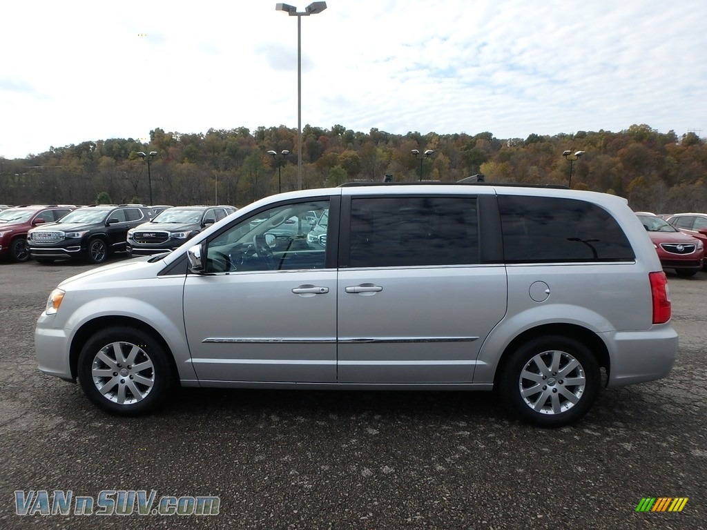 2011 Town & Country Touring - L - Bright Silver Metallic / Black/Light Graystone photo #13