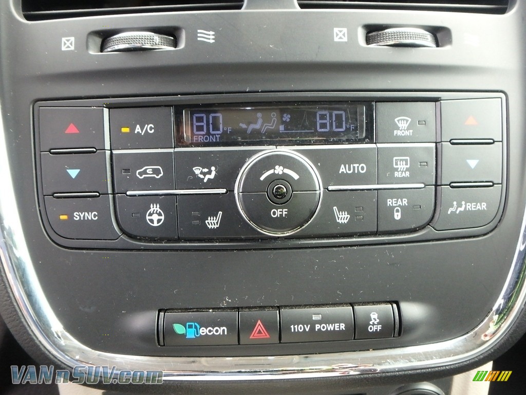 2011 Town & Country Touring - L - Bright Silver Metallic / Black/Light Graystone photo #26 2011 Town & Country Touring - L - Bright Silver Metallic / Black/Light Graystone photo #26