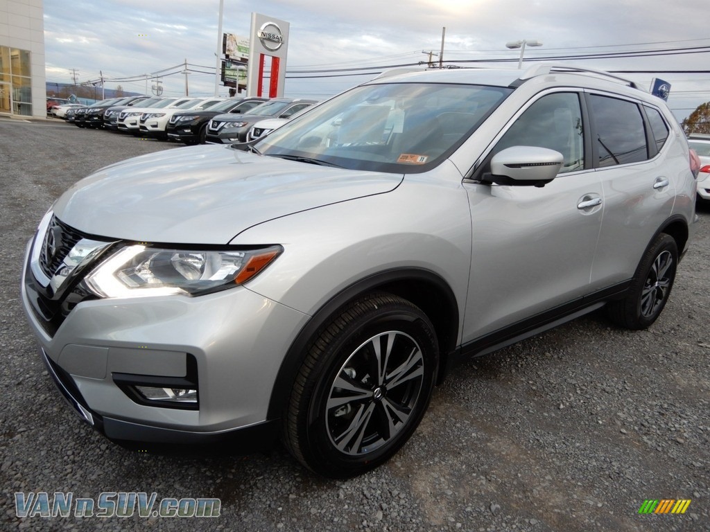 2019 Rogue SV AWD - Brilliant Silver / Charcoal photo #8