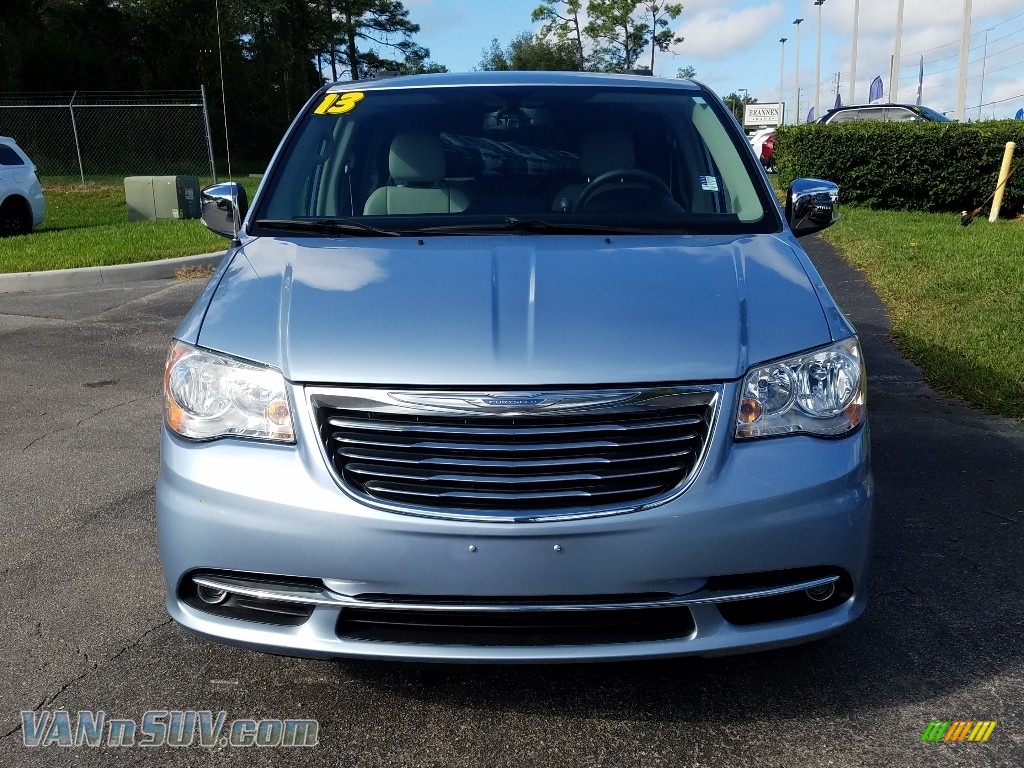 2013 Town & Country Touring - L - Crystal Blue Pearl / Black/Light Graystone photo #8