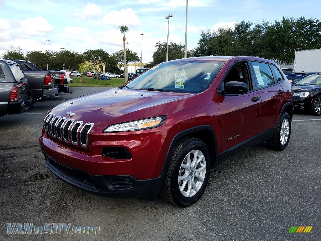 Deep Cherry Red Crystal Pearl / Iceland - Black/Iceland Gray Jeep Cherokee Sport