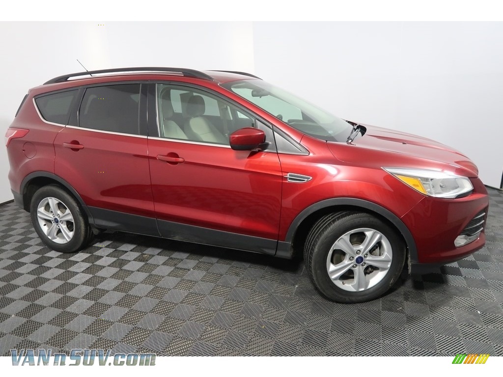 2014 Escape SE 1.6L EcoBoost 4WD - Ruby Red / Charcoal Black photo #4