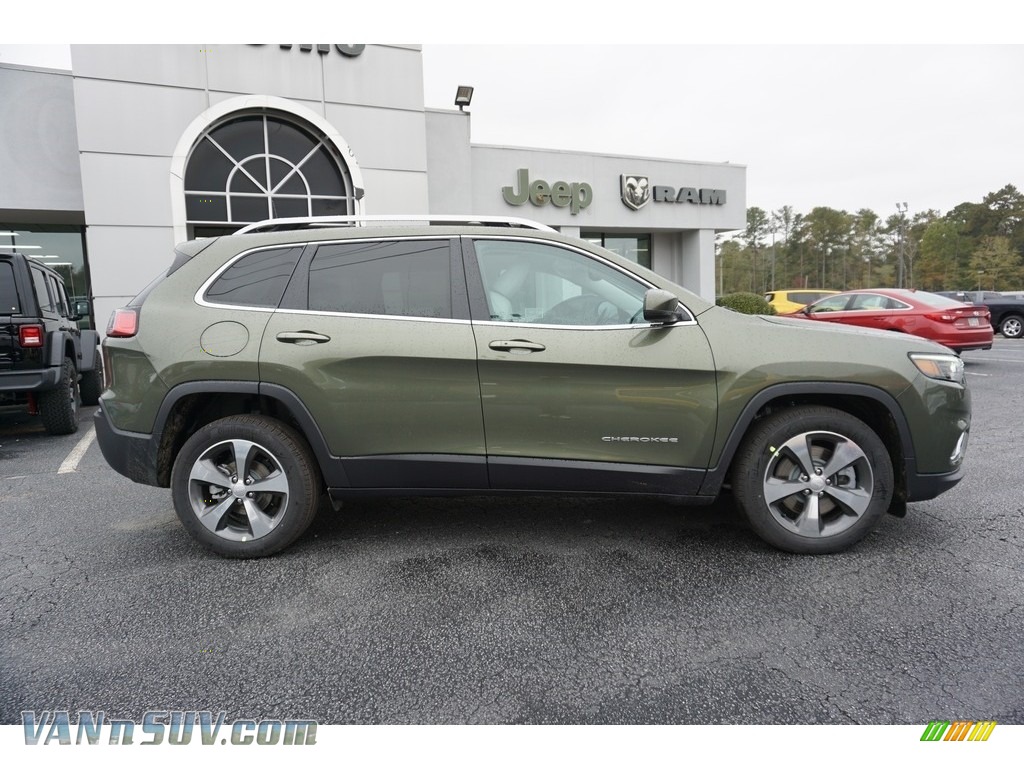 2019 Cherokee Limited - Olive Green Pearl / Black photo #11