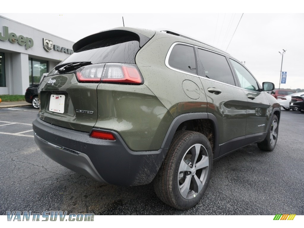 2019 Cherokee Limited - Olive Green Pearl / Black photo #12