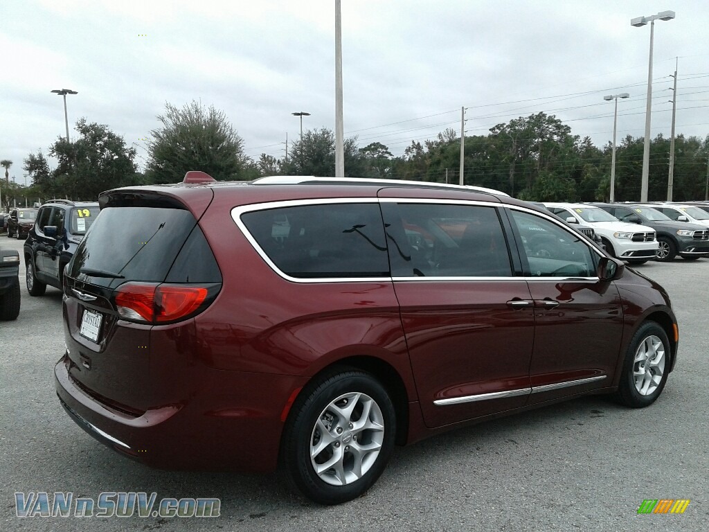 2019 Pacifica Touring L - Velvet Red Pearl / Black/Alloy photo #5