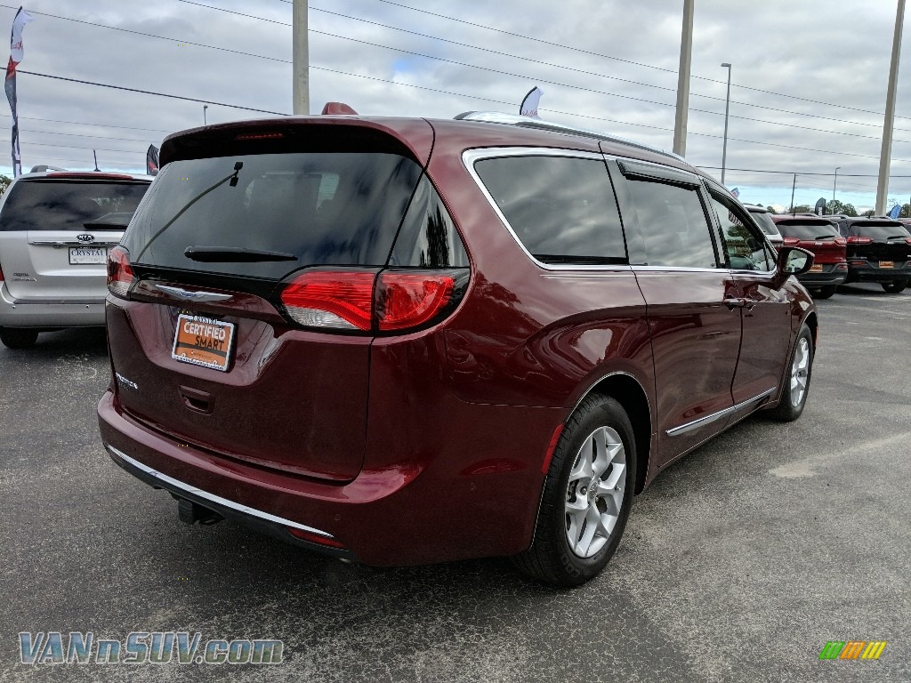 2017 Pacifica Touring L Plus - Velvet Red Pearl / Black/Alloy photo #5