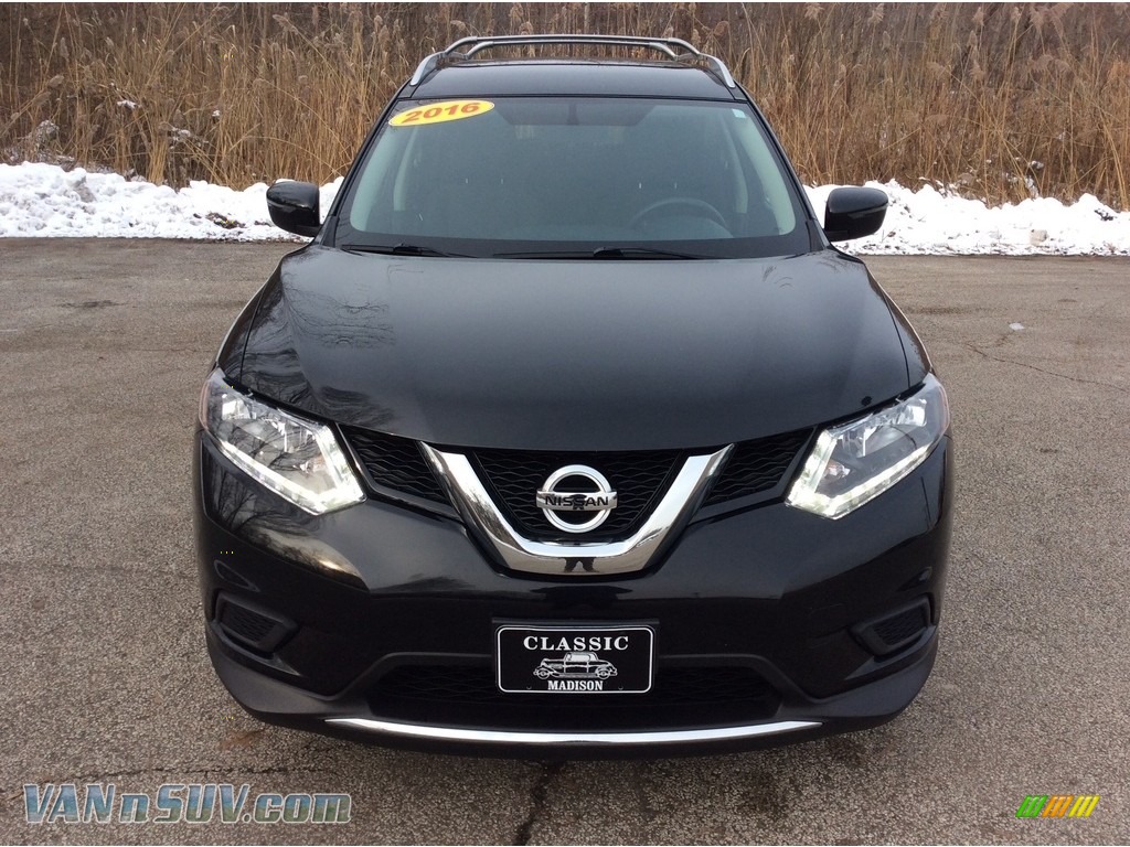2016 Rogue SV AWD - Magnetic Black / Charcoal photo #2