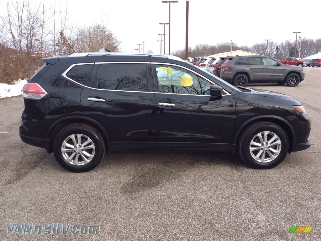 2016 Rogue SV AWD - Magnetic Black / Charcoal photo #7