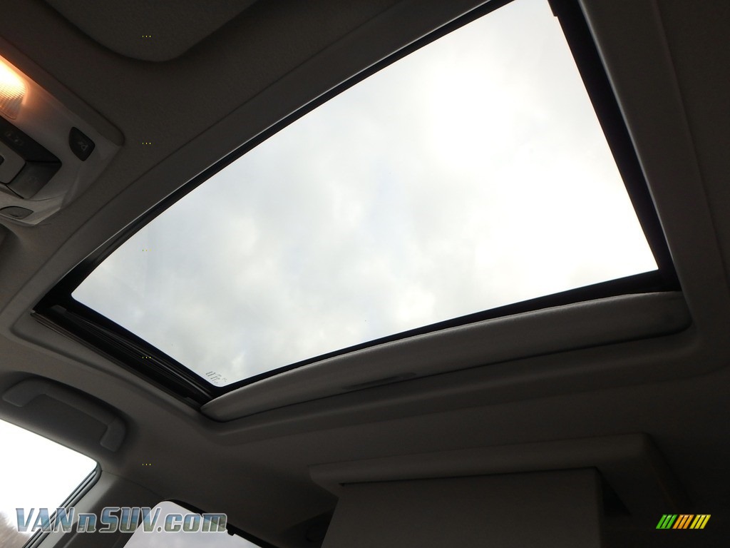2011 Sienna XLE AWD - Predawn Gray Mica / Light Gray photo #19