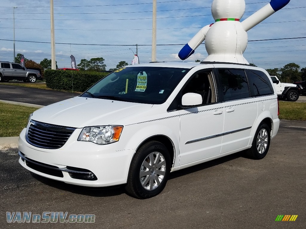 2015 Town & Country Touring - Bright White / Black/Light Graystone photo #1