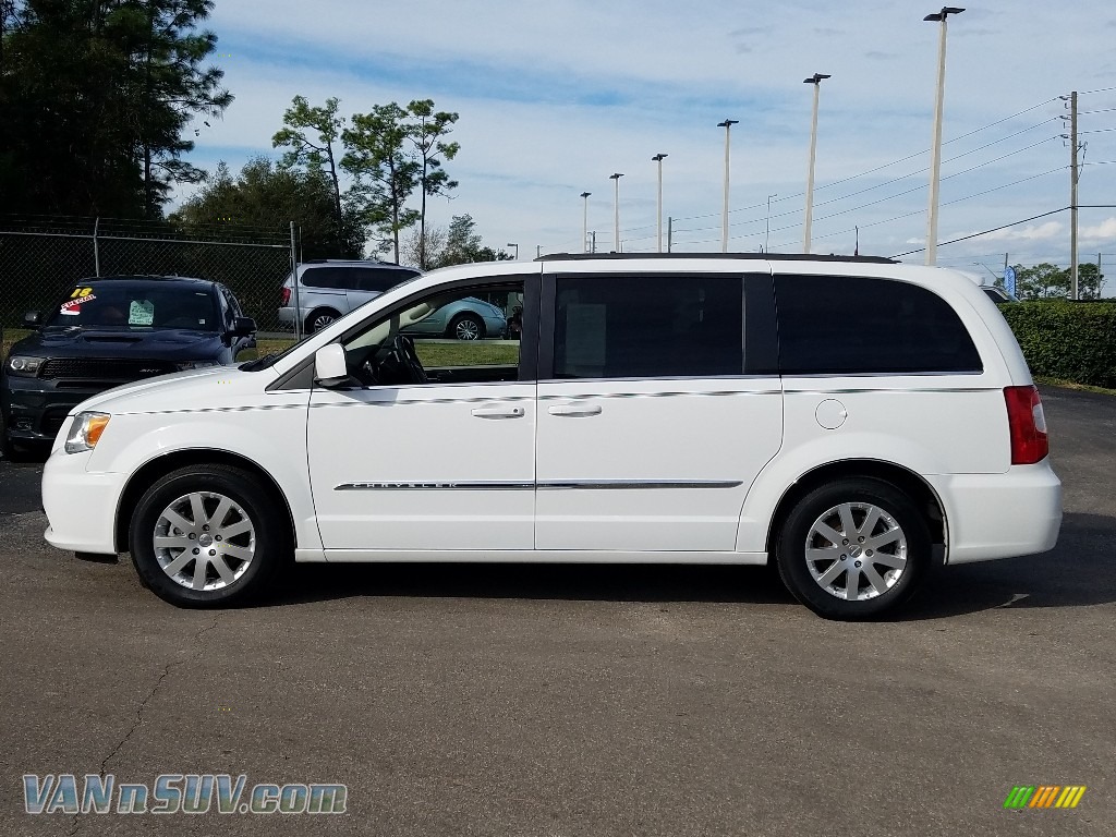 2015 Town & Country Touring - Bright White / Black/Light Graystone photo #2