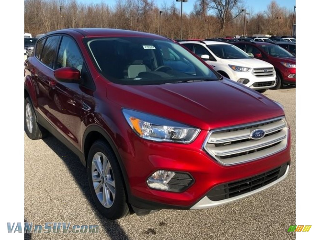 Ruby Red / Chromite Gray/Charcoal Black Ford Escape SE