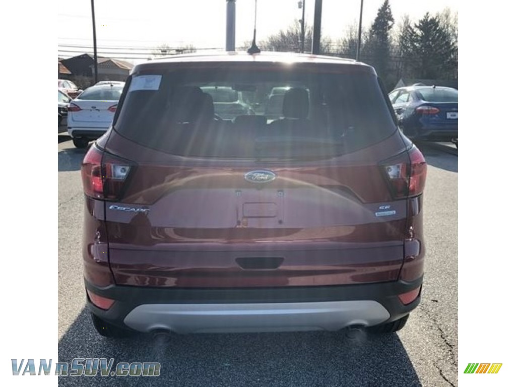 2019 Escape SE - Ruby Red / Chromite Gray/Charcoal Black photo #2