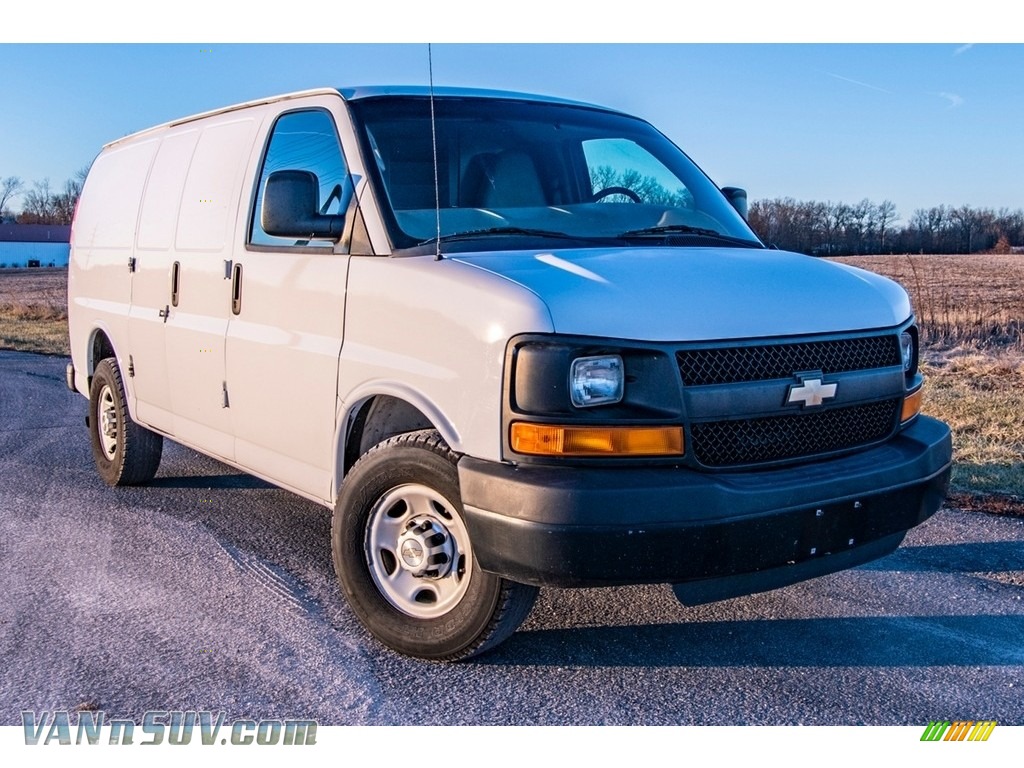 Summit White / Neutral Chevrolet Express 2500 Work Van