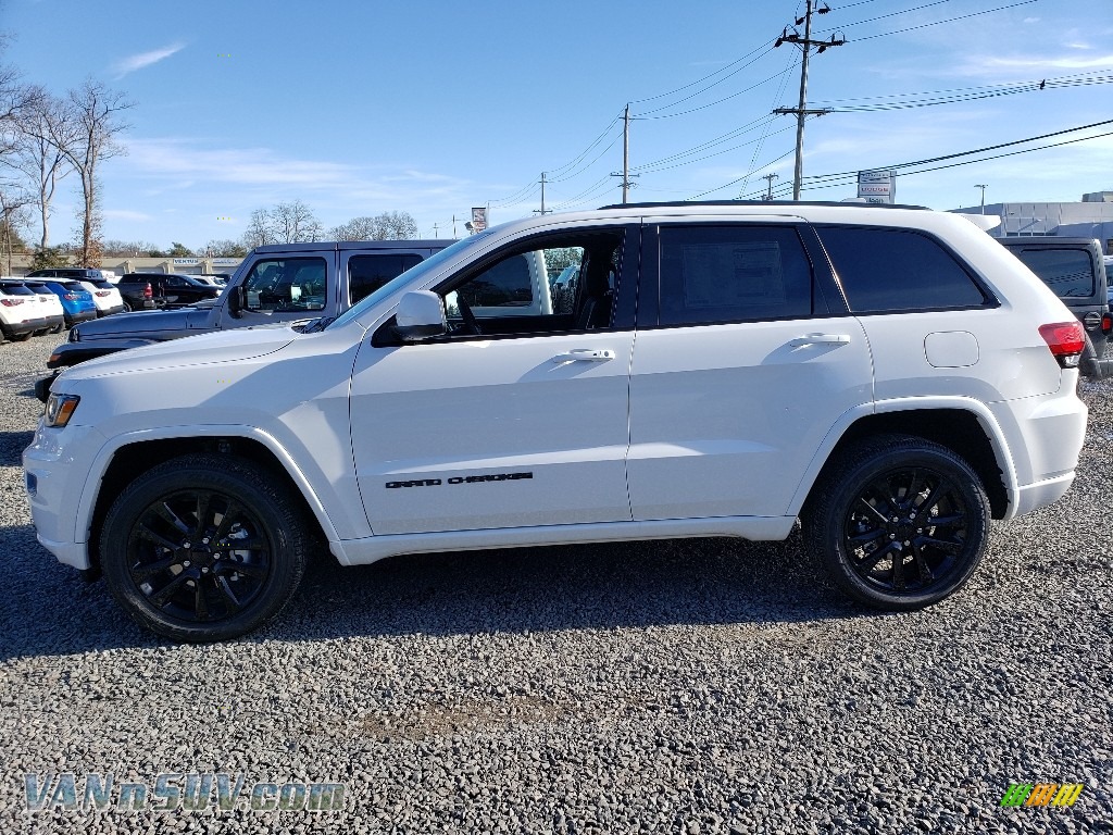 2019 Grand Cherokee Altitude 4x4 - Bright White / Black photo #3