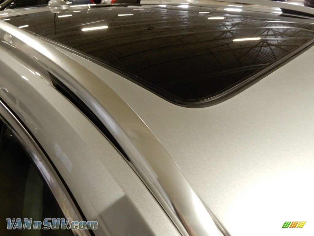 2015 SRX Luxury AWD - Radiant Silver Metallic / Light Titanium/Ebony photo #14