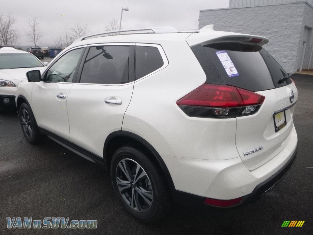 2019 Rogue SV AWD - Pearl White / Charcoal photo #6
