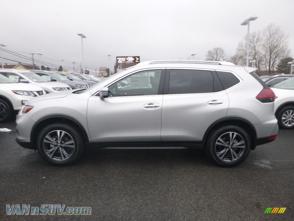 2019 Rogue SV AWD - Brilliant Silver / Charcoal photo #7
