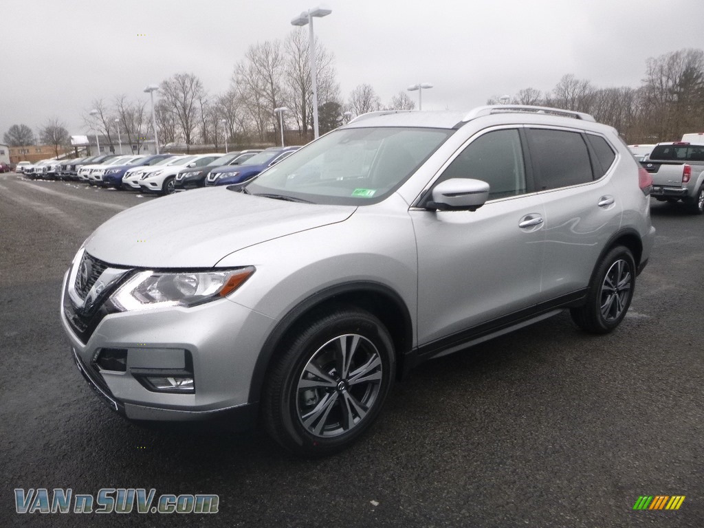 2019 Rogue SV AWD - Brilliant Silver / Charcoal photo #8