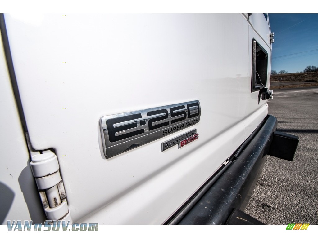 2013 E Series Van E250 Cargo - Oxford White / Medium Flint photo #24