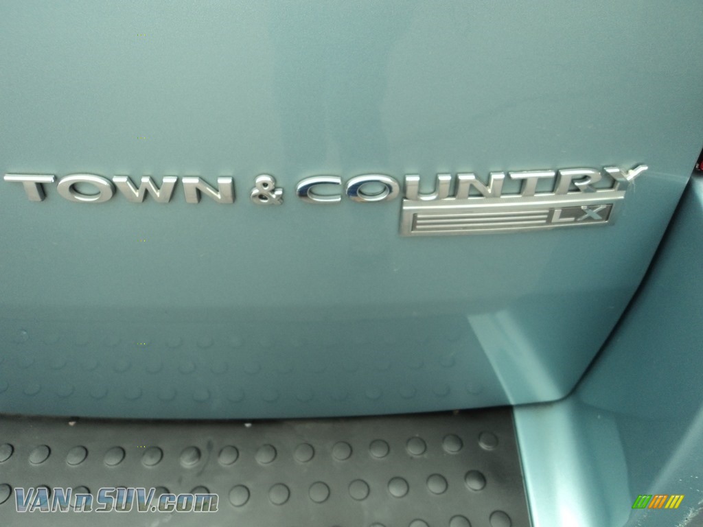 2009 Town & Country LX - Clearwater Blue Pearl / Medium Slate Gray/Light Shale photo #22