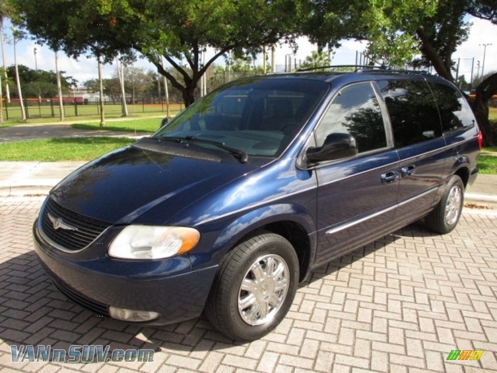 Midnight Blue Pearlcoat / Medium Slate Gray Chrysler Town & Country Limited