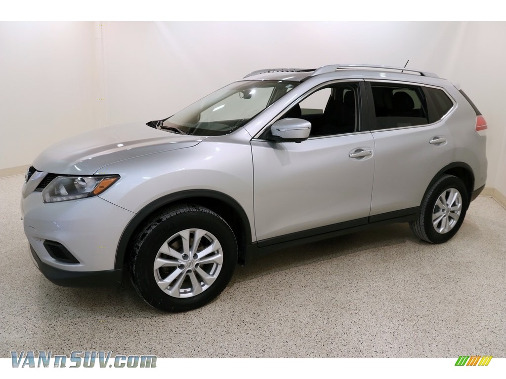 2015 Rogue SV AWD - Brilliant Silver / Charcoal photo #3