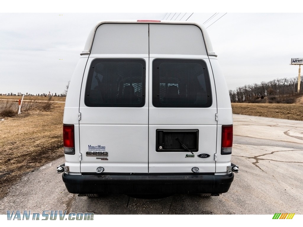2013 E Series Van E250 Cargo - Oxford White / Medium Flint photo #5