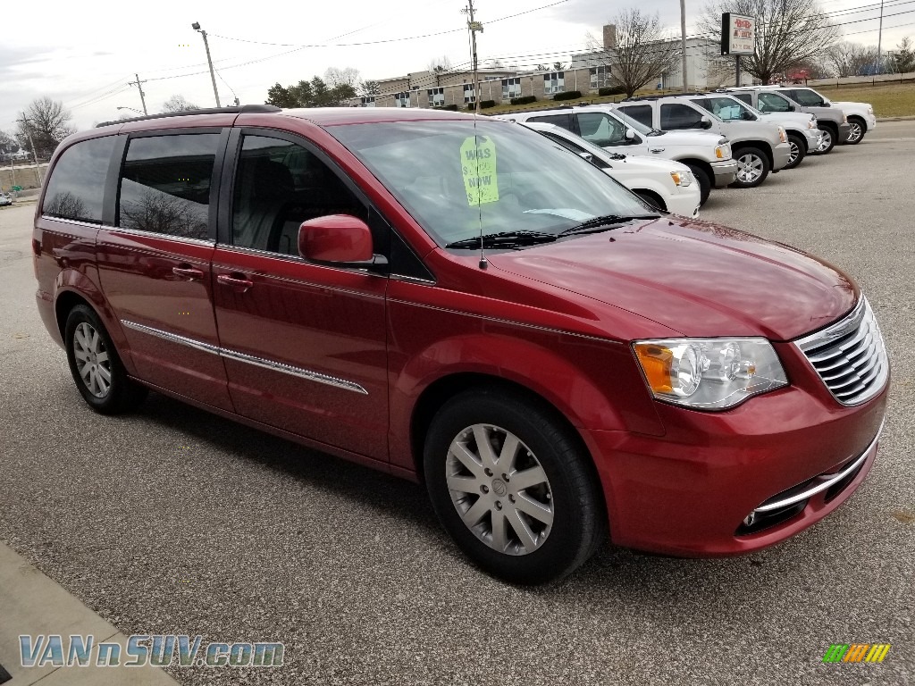 2014 Town & Country Touring - Deep Cherry Red Crystal Pearl / Black/Light Graystone photo #6