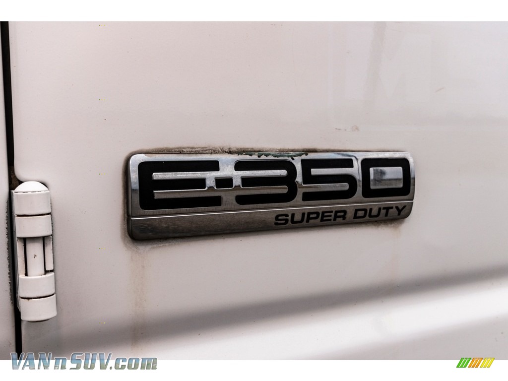 2006 E Series Van E350 Commercial - Oxford White / Medium Flint Grey photo #44