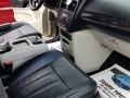 Chrysler Town & Country Touring - L Cashmere Pearl photo #21