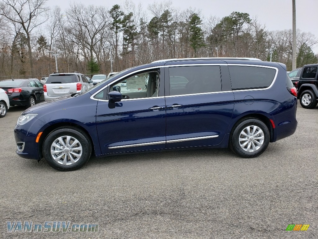 2019 Pacifica Touring L - Jazz Blue Pearl / Black/Alloy photo #3