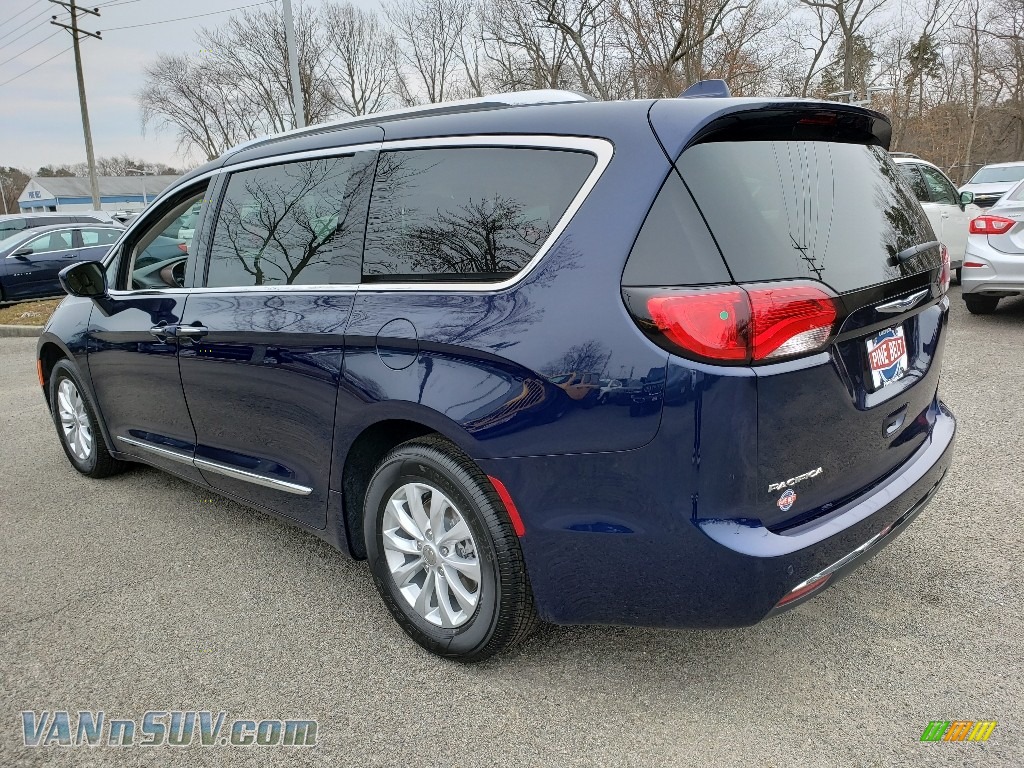 2019 Pacifica Touring L - Jazz Blue Pearl / Black/Alloy photo #4