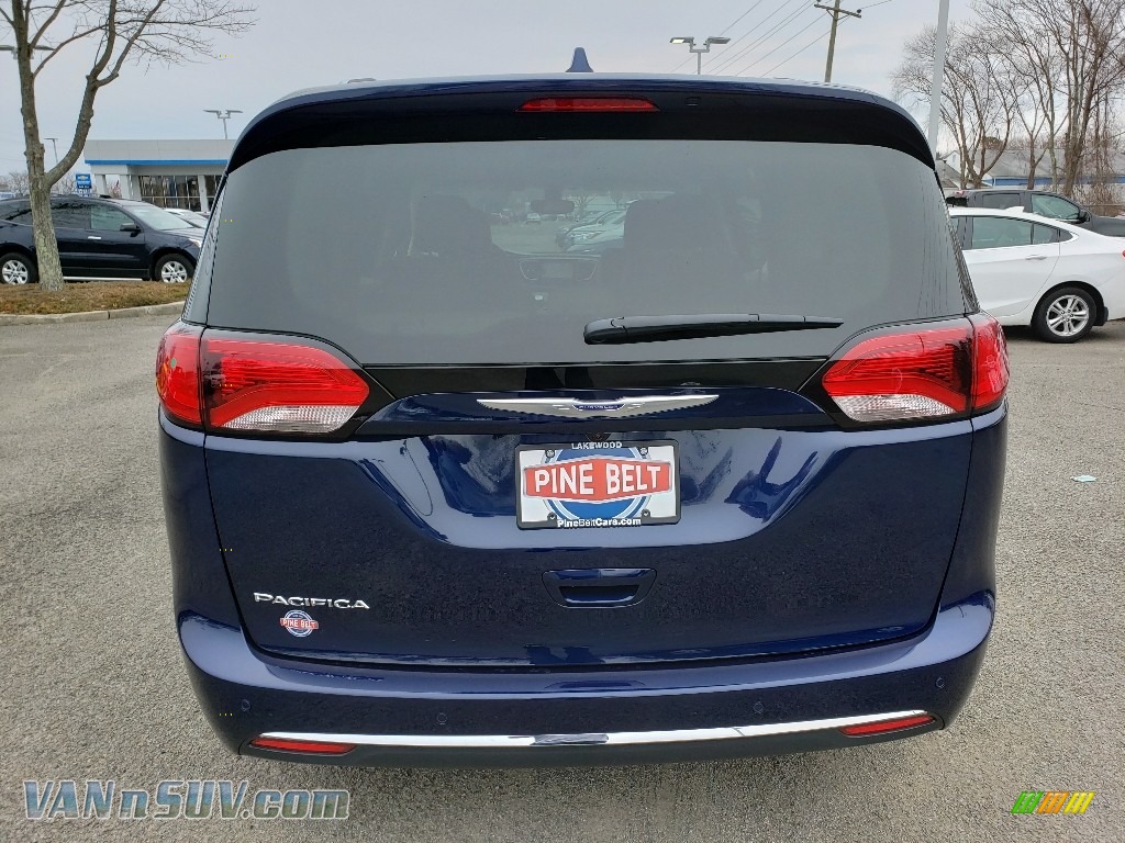 2019 Pacifica Touring L - Jazz Blue Pearl / Black/Alloy photo #5