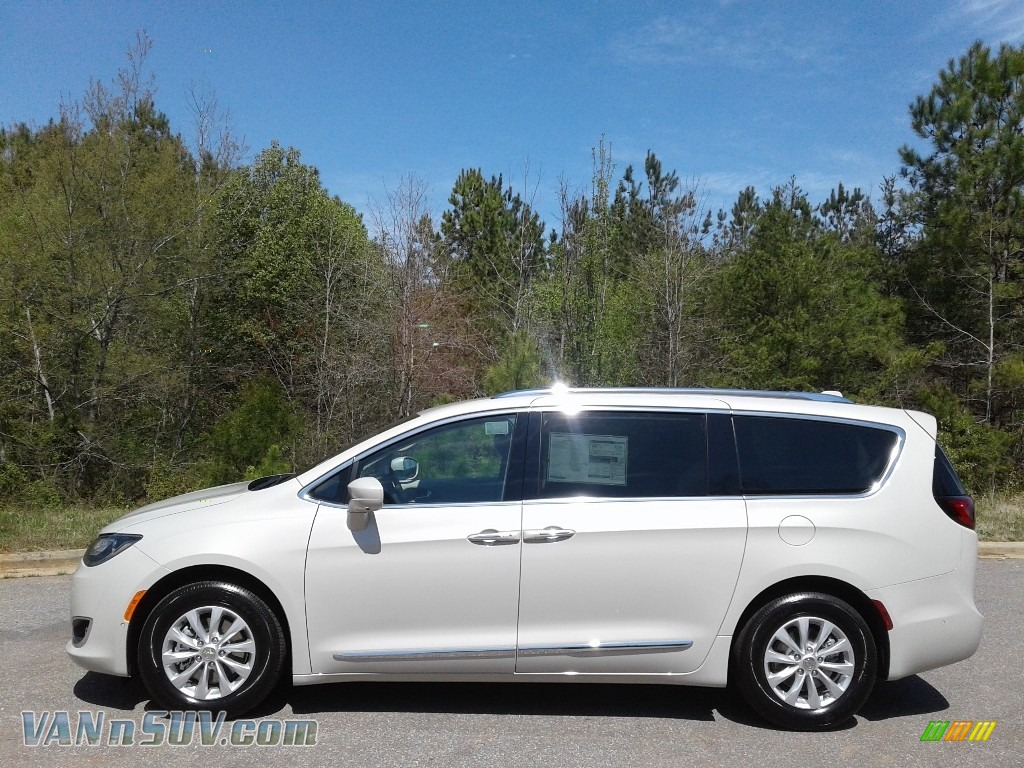 Luxury White Pearl / Cognac/Alloy Chrysler Pacifica Touring L
