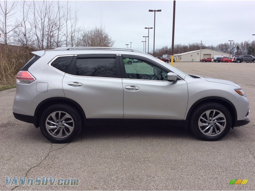 2015 Rogue SV AWD - Brilliant Silver / Charcoal photo #6