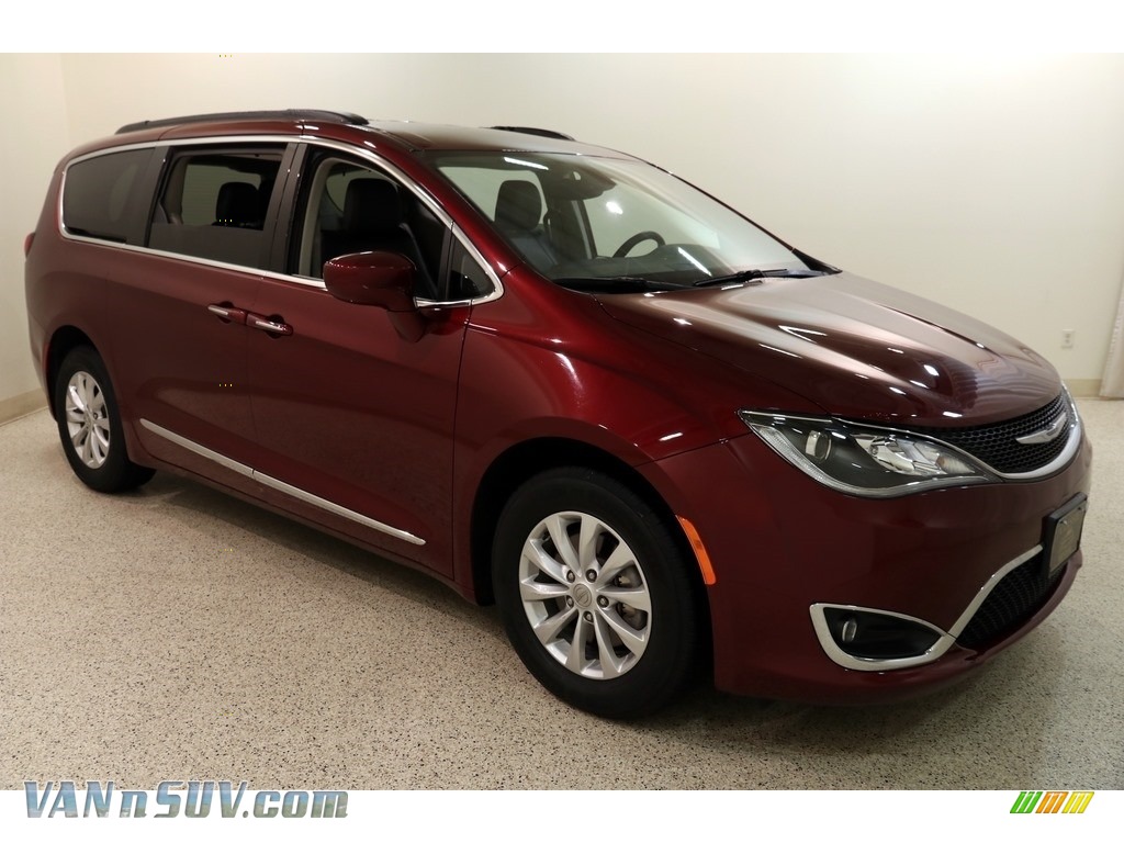 2017 Pacifica Touring L - Velvet Red Pearl / Black/Alloy photo #1