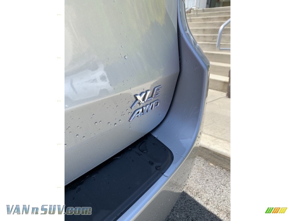 2020 Sienna XLE AWD - Celestial Silver Metallic / Ash photo #18