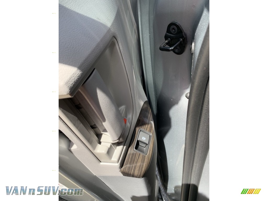 2020 Sienna XLE AWD - Celestial Silver Metallic / Ash photo #24