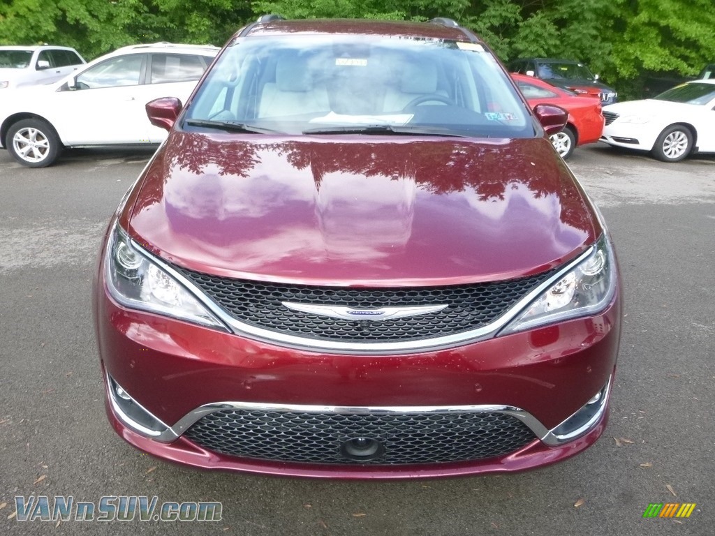 2019 Pacifica Touring L - Velvet Red Pearl / Black/Alloy photo #8