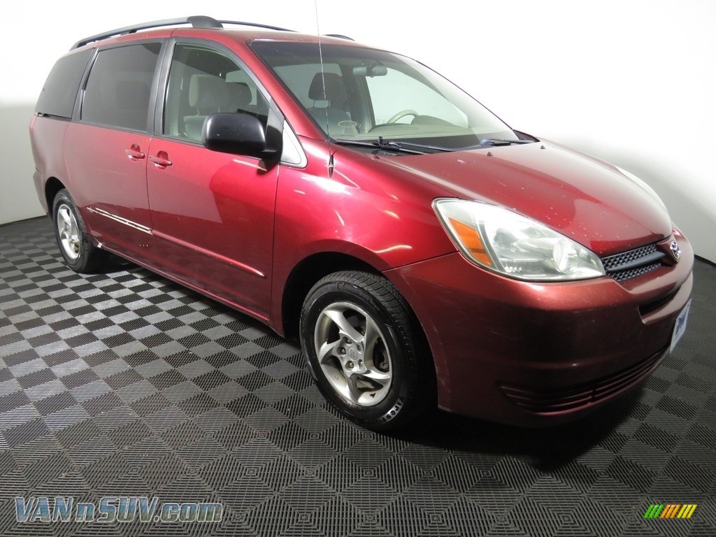 2004 Sienna LE - Salsa Red Pearl / Stone Gray photo #2