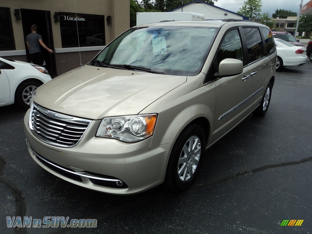 2015 Town & Country Touring - Cashmere/Sandstone Pearl / Black/Light Graystone photo #2